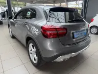 Gebraucht Mercedes GLA250 Urban 211 PS (155 kW) 2017 Grau SUV