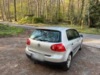 Gebraucht VW Golf V 105 PS (77 kW) 2004 Silber Kleinwagen