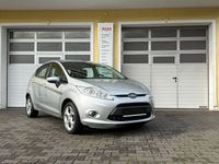 Gebraucht Ford Fiesta Titanium 82 PS (60 kW) 2007 Silber Kleinwagen