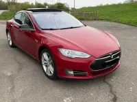 Usata Tesla Model S 309 kW (421 CV) 2013 Rosso Utilitaria