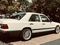 Gebraucht Mercedes E230 132 PS (97 kW) 1989 Weiß Limousine