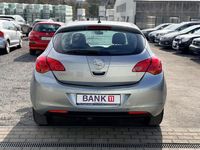 Gebraucht Opel Astra Selection 116 PS (85 kW) 2010 Silber Limousine