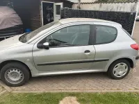 Gebraucht Peugeot 206 75 PS (55 kW) 2001 Silber Kleinwagen