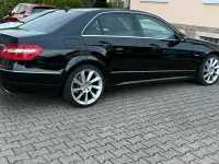 Gebraucht Mercedes E220 170 PS (125 kW) 2010 Schwarz Limousine