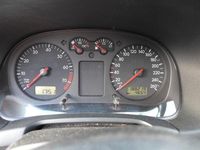 Gebraucht VW Bora Basis 101 PS (74 kW) 1999 Rot Limousine