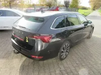 Gebraucht Skoda Octavia Style 150 PS (110 kW) 2022 Blackmagic perleffekt Kombi