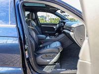 Gebraucht VW Touareg R-line 231 PS (169 kW) 2023 Blau / meloe blue kristalleffekt (metallic) SUV