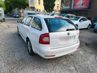 Gebraucht Skoda Octavia 105 PS (77 kW) 2011 Weiß Kombi