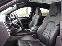 Second-hand Porsche Cayenne Platinum Edition 2023 Negru SUV