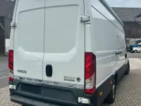 Gebraucht Iveco Daily 180 PS (132 kW) 2018 Weiß Van / Kleinbus