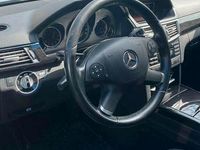 Gebraucht Mercedes E220 170 PS (125 kW) 2011 Blau Limousine