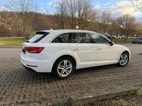 Używany Audi A4 Design 190 KM (139 kW) 2017 Biały Kombi