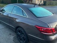 Gebraucht Mercedes E400 333 PS (244 kW) 2013 Braun Coupé