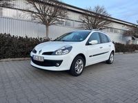 Gebraucht Renault Clio GrandTour Dynamique 101 PS (74 kW) 2008 Weiß Kombi