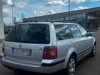 Gebraucht VW Passat 136 PS (100 kW) 2003 Weiß Kombi