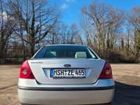 Gebraucht Ford Mondeo Ghia 145 PS (106 kW) 2001 Silber Limousine