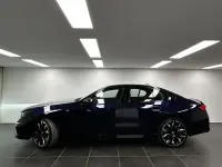 Gebraucht BMW 520 M Sport 208 PS (152 kW) 2025 Bmw individual tansanitblau Limousine