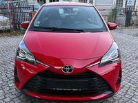 Gebraucht Toyota Yaris Comfort 69 PS (50 kW) 2018 Rot Limousine