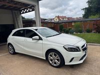Gebraucht Mercedes A180 122 PS (89 kW) 2017 Weiß Limousine