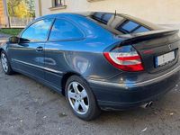 Gebraucht Mercedes C180 143 PS (105 kW) 2005 Andere farben Coupé