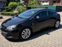 Gebraucht Opel Astra GTC 140 PS (102 kW) 2014 Schwarz Limousine