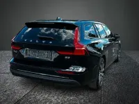 Gebraucht Volvo V60 163 PS (119 kW) 2022 Schwarz Kombi