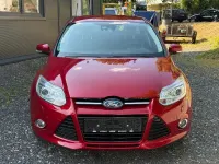 Gebraucht Ford Focus Titanium 101 PS (74 kW) 2012 Rot Limousine
