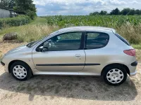 Gebraucht Peugeot 206 60 PS (44 kW) 2004 Silber Kleinwagen