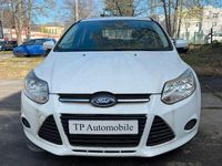 Gebraucht Ford Focus Trend 125 PS (91 kW) 2012 Weiß Limousine