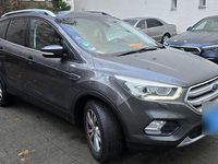 Gebraucht Ford Kuga Titanium 150 PS (110 kW) 2019 Grau SUV