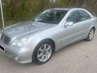 Gebraucht Mercedes 220 150 PS (110 kW) 2005 Silber Limousine