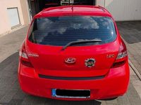 Gebraucht Hyundai i20 77 PS (56 kW) 2011 Rot Kleinwagen