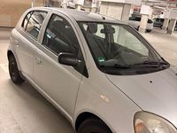 Gebraucht Toyota Yaris 86 PS (63 kW) 2002 Grau Limousine
