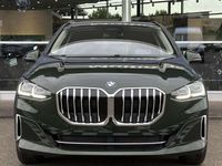 Neu BMW 218 136 PS (100 kW) 2025 Sanremo green Kombi