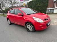 Gebraucht Hyundai i20 77 PS (56 kW) 2012 Rot Kleinwagen
