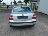 Gebraucht VW Passat 101 PS (74 kW) 2001 Silber Limousine