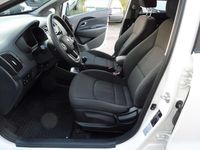 Gebraucht Kia Rio Attract 86 PS (63 kW) 2015 (ud) clear white Kleinwagen