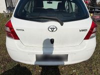 Gebraucht Toyota Yaris 101 PS (74 kW) 2010 Weiß Kleinwagen