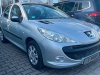 Gebraucht Peugeot 206+ Basis 75 PS (55 kW) 2009 Silber Kleinwagen