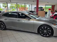 Gebraucht Lexus LS500h E-FOUR 299 PS (219 kW) 2022 Silber Limousine