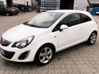 Gebraucht Opel Corsa Edition 101 PS (74 kW) 2014 Weiß Kleinwagen