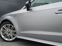 Gebraucht Audi e-tron Sport 204 PS (150 kW) 2016 Silber SUV