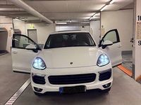 Second-hand Porsche Cayenne 299 CP (219 kW) 2015 Alb SUV