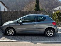 Gebraucht Peugeot 207 95 PS (69 kW) 2009 Grau Kleinwagen