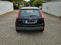 Gebraucht Ford Fiesta 60 PS (44 kW) 2006 Blau Kleinwagen
