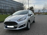Gebraucht Ford Fiesta 101 PS (74 kW) 2014 Silber Kleinwagen
