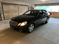 Gebraucht Mercedes E220 170 PS (125 kW) 2011 Schwarz Limousine