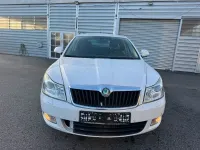 Gebraucht Skoda Octavia Elegance 122 PS (89 kW) 2009 Weiß Kombi