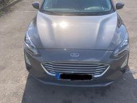 Gebraucht Ford Focus Cool & Connect 140 PS (102 kW) 2020 Grau Limousine
