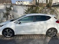 Gebraucht Kia Ceed Vision 135 PS (99 kW) 2015 Weiß Kleinwagen